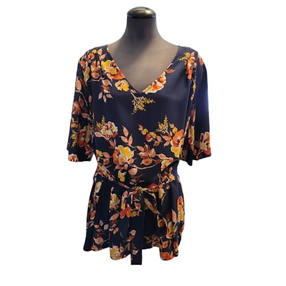 EC ISABEL MATERNITY V-NECK SHORT SLEEVE FLORAL BLOUSE WITH BELT SZ. XL